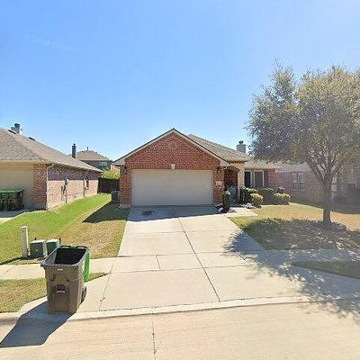 1424 Mockingbird Dr, Aubrey, TX 76227