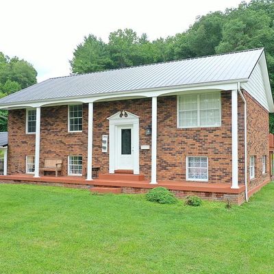 146 Wingo Ln, Cedar Bluff, VA 24609