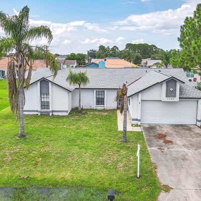 1747 Parrsboro St Nw, Palm Bay, FL 32907