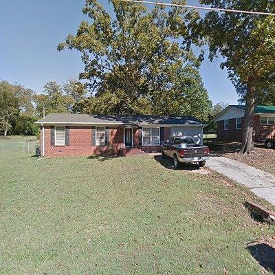 180 Oakland St, Hartwell, GA 30643