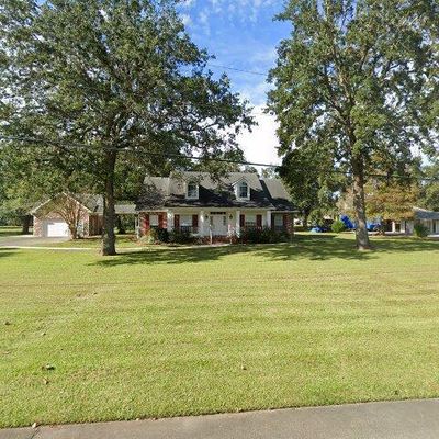 186 Sarah Victoria Dr, Belle Chasse, LA 70037