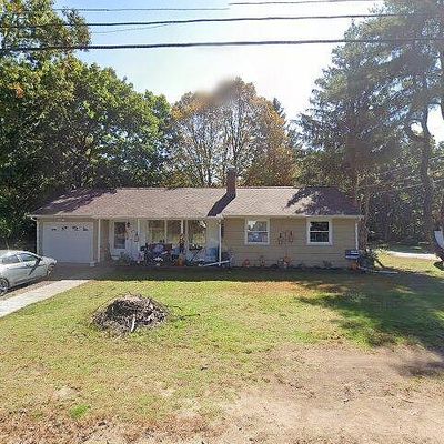 19 Larrow Dr, North Windham, CT 06256