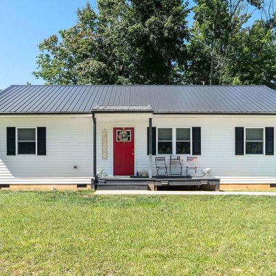 19 W View St, Greenville, VA 24440