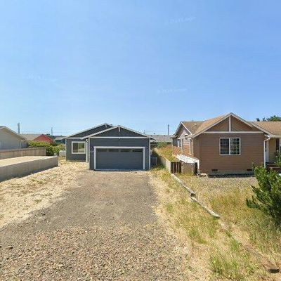 1613 Nw Oceanic Loop, Waldport, OR 97394