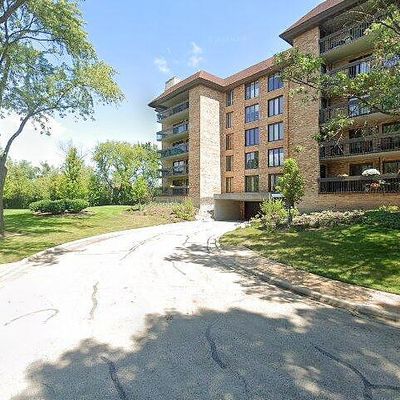 1621 Mission Hills Rd #404, Northbrook, IL 60062