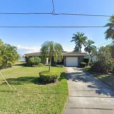 16323 Redington Dr, Redington Beach, FL 33708