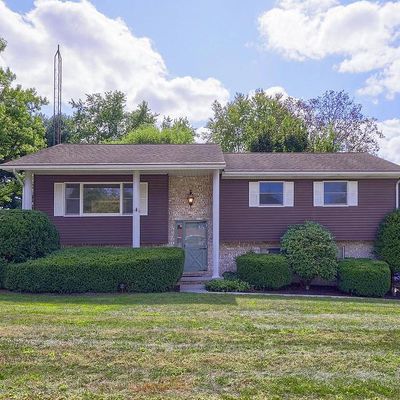 1658 Art Dr, Hanover, PA 17331