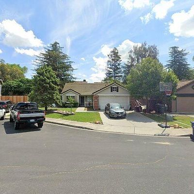 1686 Noble Ln, Turlock, CA 95380