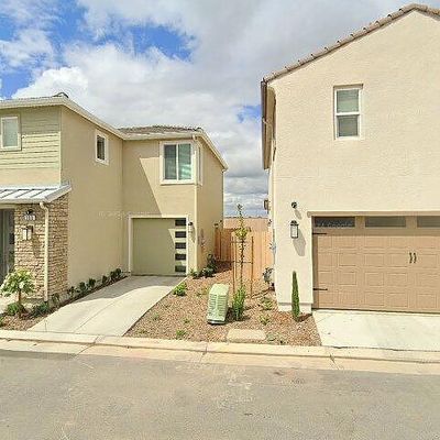 203 Reunion Way S, Madera, CA 93636