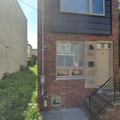 2042 Titan St, Philadelphia, PA 19146