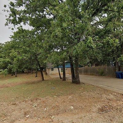 207 Oakhill Dr, Keene, TX 76059