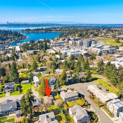 208 106 Th Ave Se, Bellevue, WA 98004