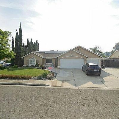 2099 N Heron Pl, Hanford, CA 93230