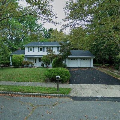 21 Beacon Hill Dr, East Brunswick, NJ 08816