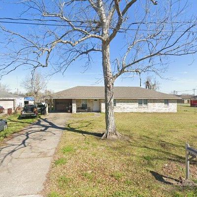 2109 Senko Rd, Violet, LA 70092