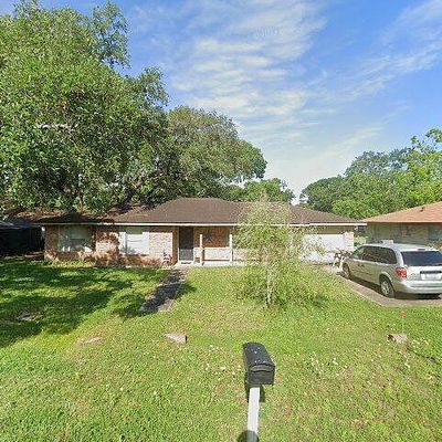 211 Avenue E, Brazoria, TX 77422