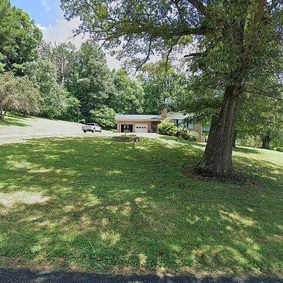 2112 Wendwood Dr, Lenoir, NC 28645