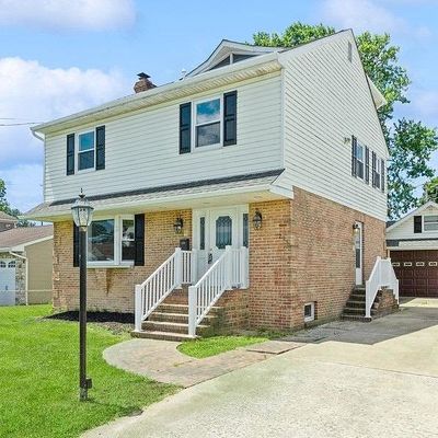 213 Buchanan Ave, Folsom, PA 19033