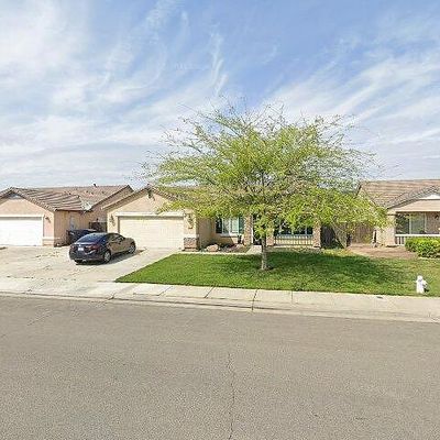 2136 W Heather Ln, Hanford, CA 93230