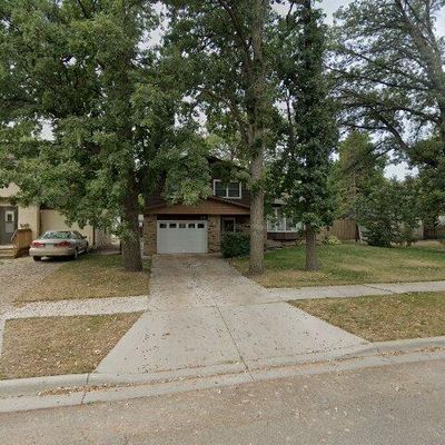 215 Kendall Ave N, Thief River Falls, MN 56701