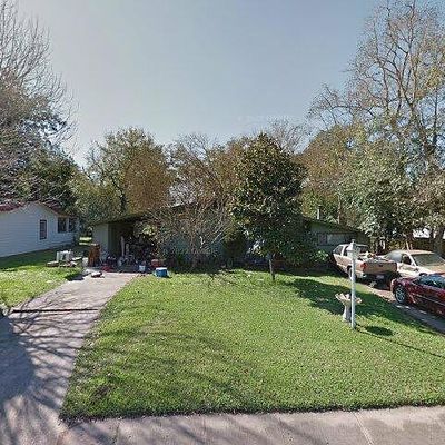 216 Camellia St, Lake Jackson, TX 77566