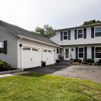 22 Westerly Dr, Sicklerville, NJ 08081