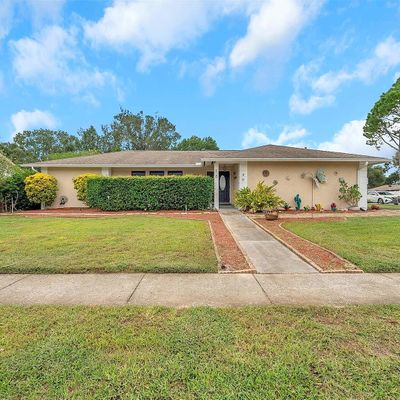 20 Woodcutter Ln, Palm Harbor, FL 34683