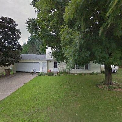 200 Netherfield St Nw, Comstock Park, MI 49321