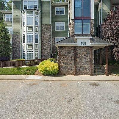 2000 Olde Eastwood Vil Blvd #101, Asheville, NC 28803