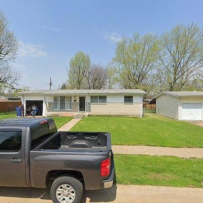 2375 Orleans Ln, Florissant, MO 63031