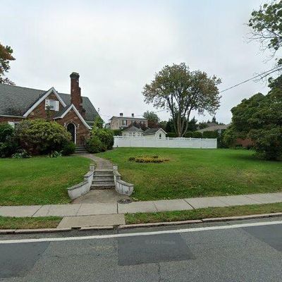 239 River Dr, Elmwood Park, NJ 07407