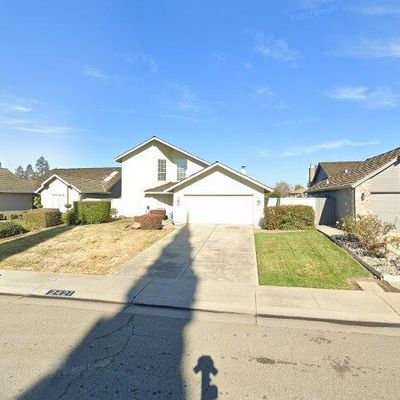 2421 Meadow Lake Dr, Stockton, CA 95207