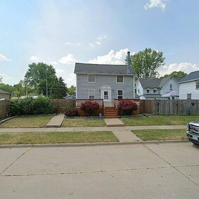 2422 Cleveland St, Clinton, IA 52732