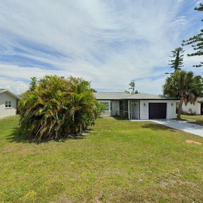 25 Caddy Rd, Rotonda West, FL 33947