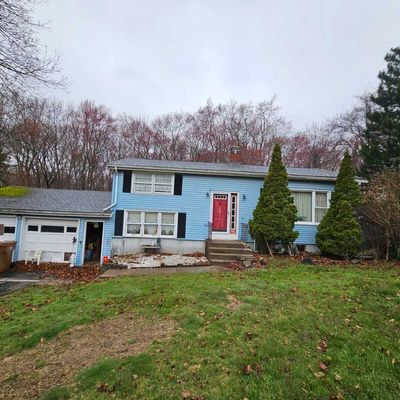 25 Meadowbrook Dr, Shelton, CT 06484