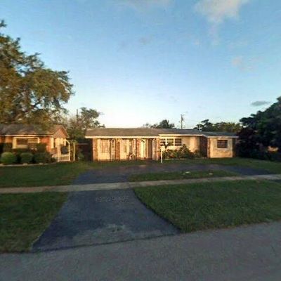 2215 N 42 Nd Ave, Hollywood, FL 33021