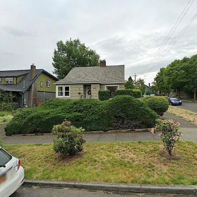 2233 Ne 58 Th Ave, Portland, OR 97213