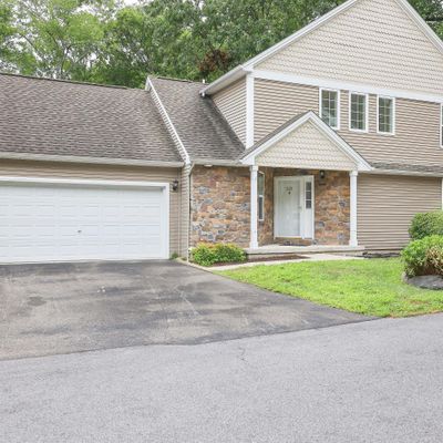 225 Aspen Cmns, East Stroudsburg, PA 18302