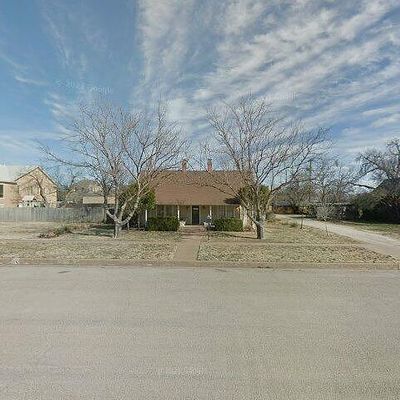 225 S Walnut St, Albany, TX 76430