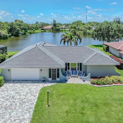 2259 Lakewood Dr, Nokomis, FL 34275