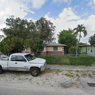 2285 Nw 102 Nd St, Miami, FL 33147