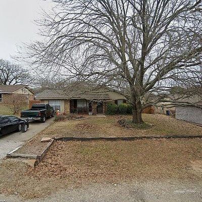 229 Rhoades St, Azle, TX 76020