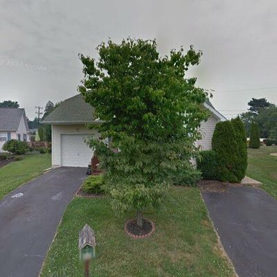 23 Patriot Ct, Upper Chichester, PA 19061