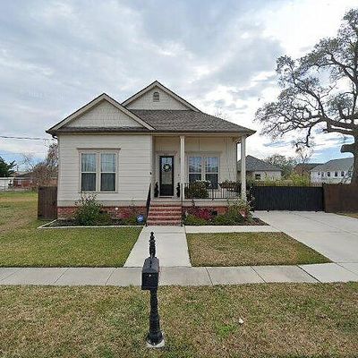 2301 Mehle St, Arabi, LA 70032