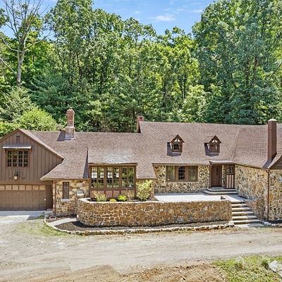 2 A Charles Ln, Green Brook, NJ 08812