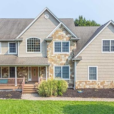 3 Diorio Ct, Wayne, NJ 07470