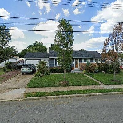 3 Fleetwood Dr, Trenton, NJ 08690