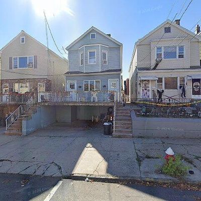 30 E 49 Th St, Bayonne, NJ 07002