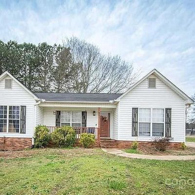 300 E Myles Ln, Spartanburg, SC 29303