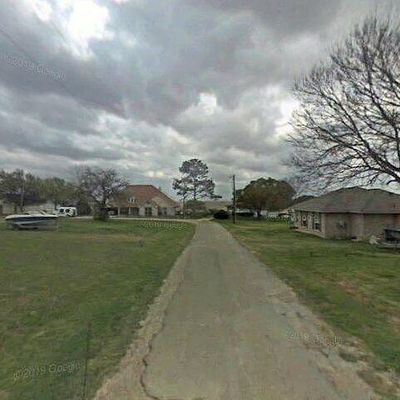 301 Crestmont St, Pointblank, TX 77364